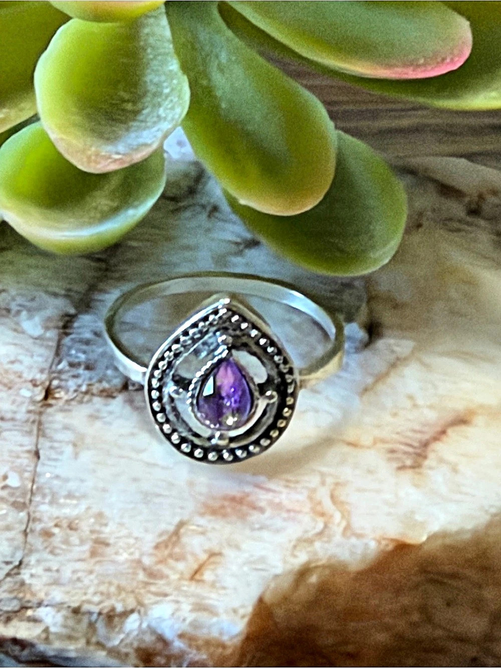 Fashion Silver teardrop amethyst ring size 8.5